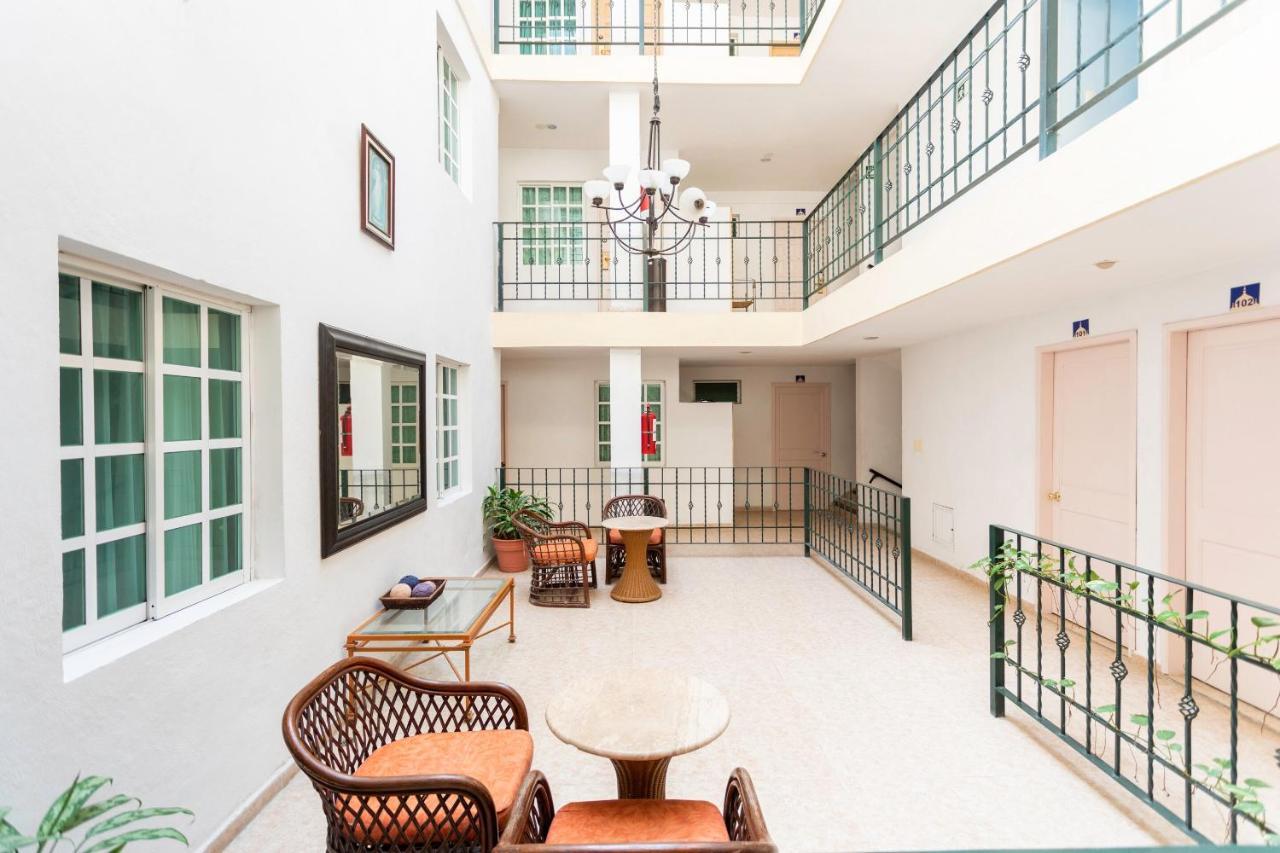 צ'טומאל Hotel Gandhi מראה חיצוני תמונה