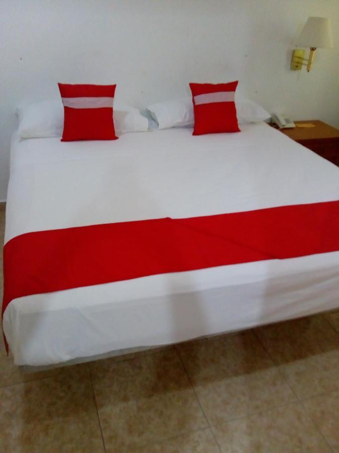 צ'טומאל Hotel Gandhi מראה חיצוני תמונה