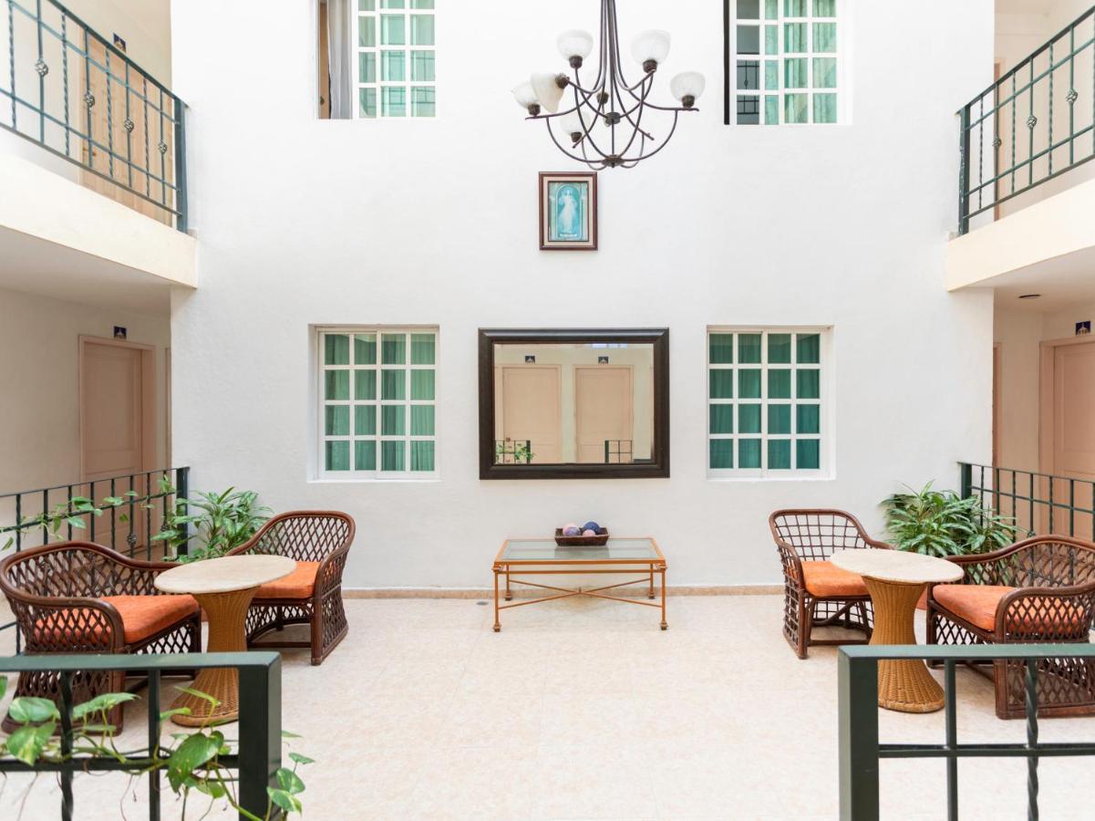 צ'טומאל Hotel Gandhi מראה חיצוני תמונה